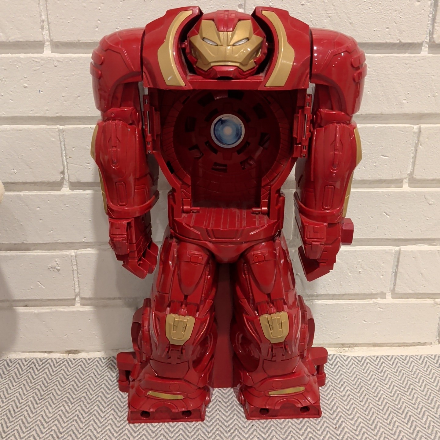Marvel Avengers Infinity War 22" Hulkbuster Ultimate Fighter