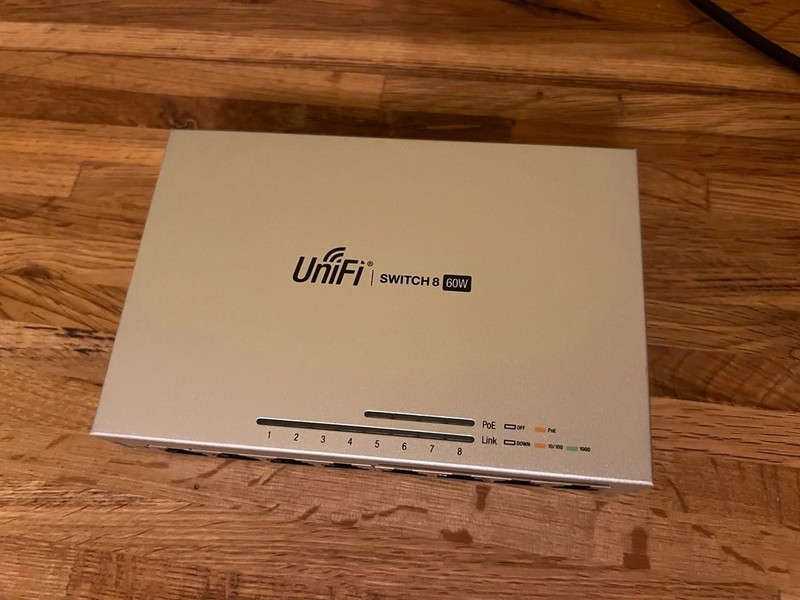 Ubiquiti Networks UniFi 8 Port Ethernet Switch - US-8-60W