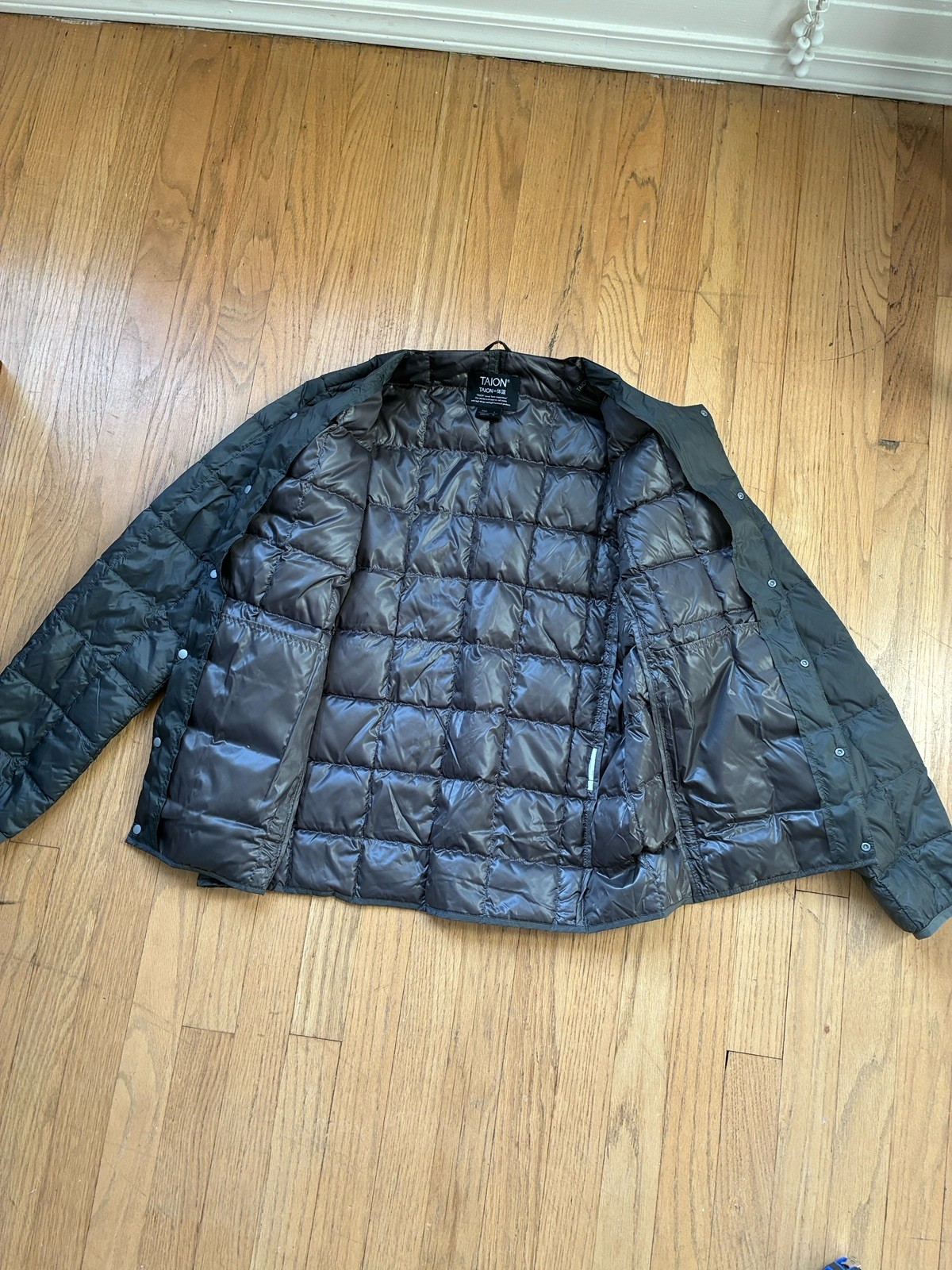 Taion Unisex Basic Crew Neck Down Jacket Snap But… - image 3