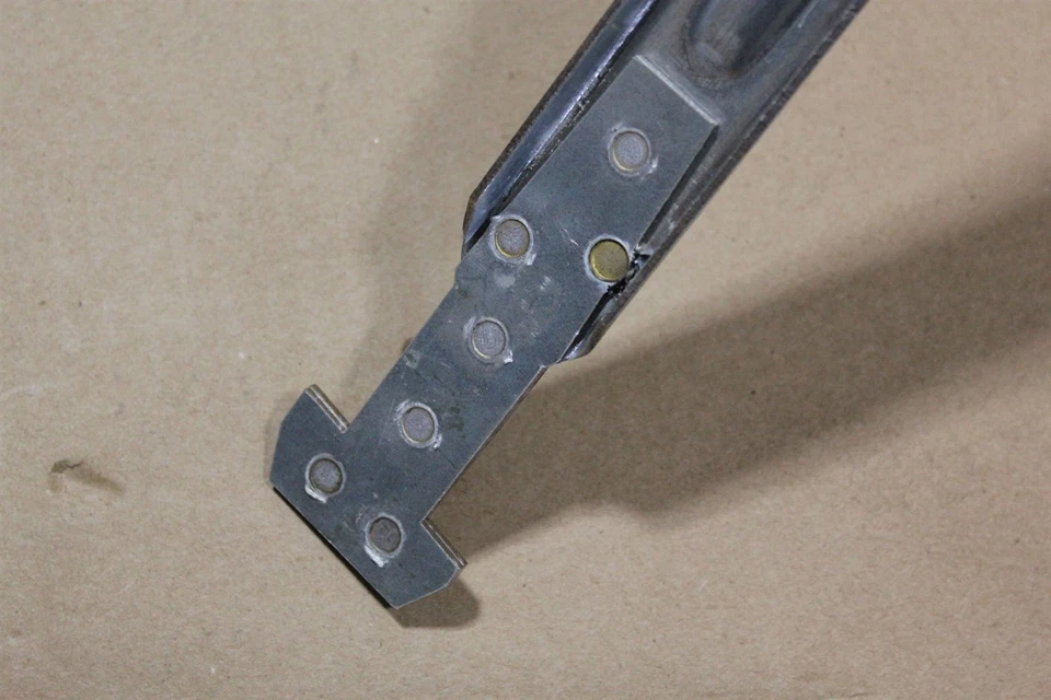 Ремень топливного бака Ford Windstar F58Z9A135AA новый из старых запасов изготовитель оборудования - Изображение 3 из 4