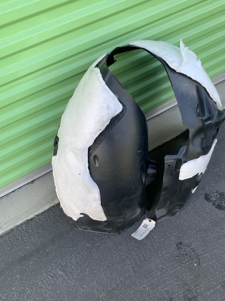 Nuevo protector contra salpicaduras forro delantero derecho OEM 2021-2024 Tesla Modelo X 1585129-00-C Foto 3 de 4