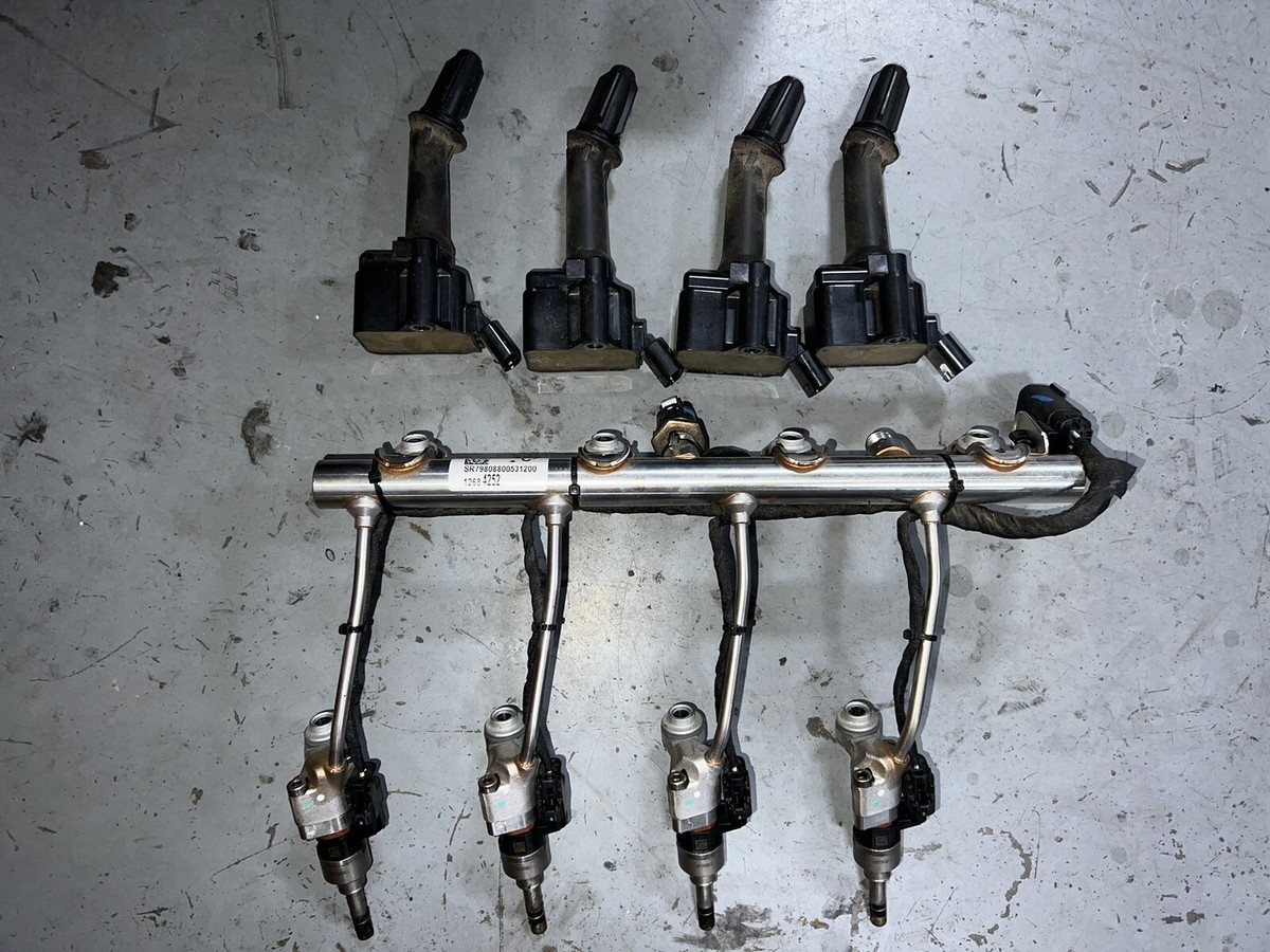 Fuel Injectors Set With Rail 2018 GMC Terrain 1.5 12684252