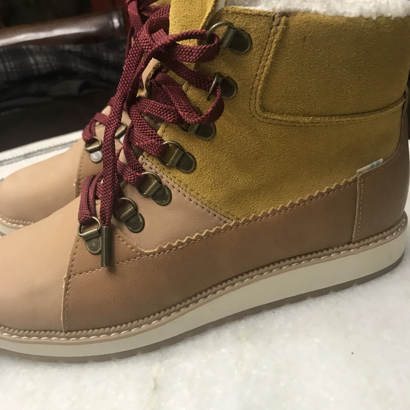 NEW Toms boots tan /honey Oiled nubuck Women’s size 8M Hiking Camping Shoes