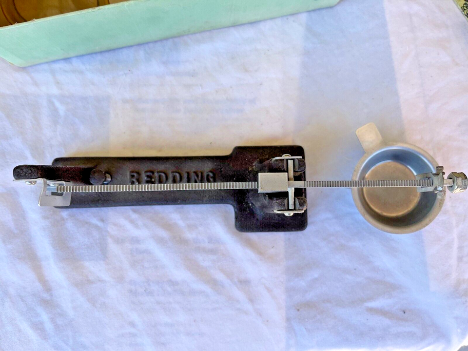 Vintage Redding Powder Scale w/ Original Box & a funnel works