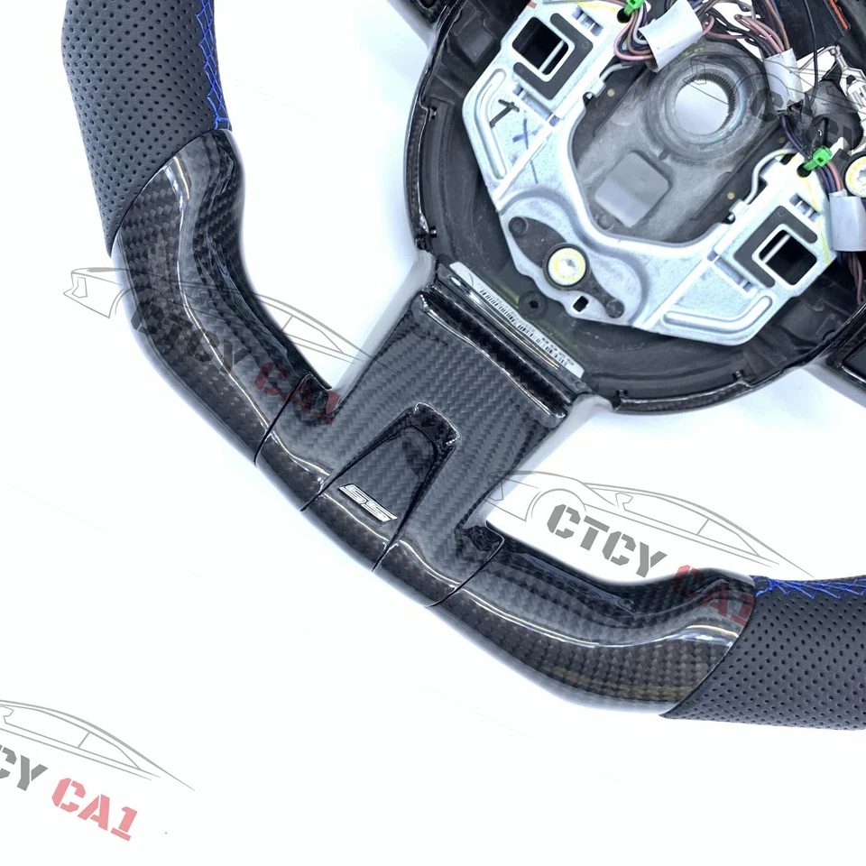 Volante de fibra de carbono personalizado para Chevrolet Camaro 10-11 cuero perforado Foto 2 de 4