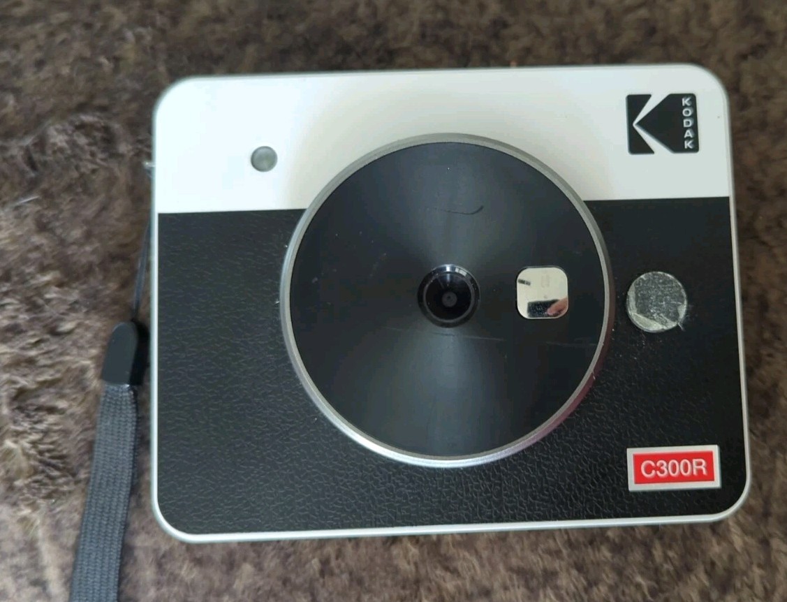 Kodak Mini Shot 3 Instant 2 in 1 Camera and Printer Combo Re