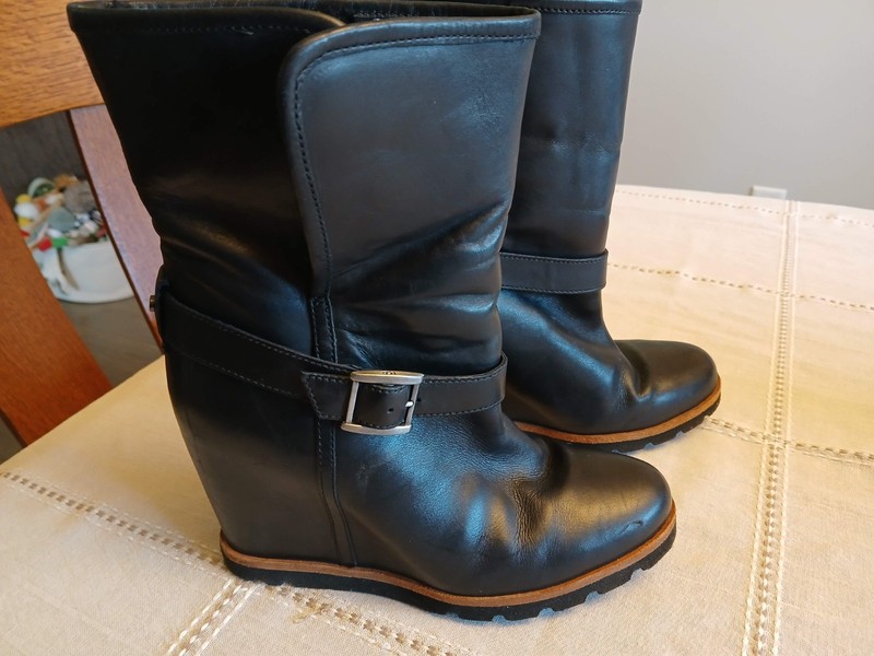 LADIES UGG AUSTRALIA ELLECIA 1013032 BLACK LEATHER 3" WEDGE BOOTIES SIZE 7.5