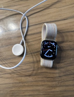 Apple Watch 7 Mit Nike Armband Super Zustand 41mm