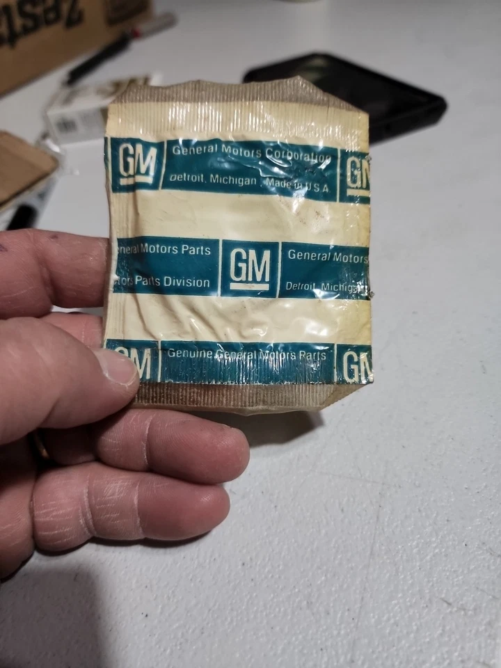 1968-1969 Nuevo de Lote Antiguo Buick Encendedor Escutcheon GM 13838 Skylark GS Sportwagon Foto 2 de 2