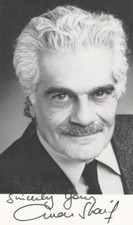 Signed Autogramm von Omar Sharif auf Fotopapi...