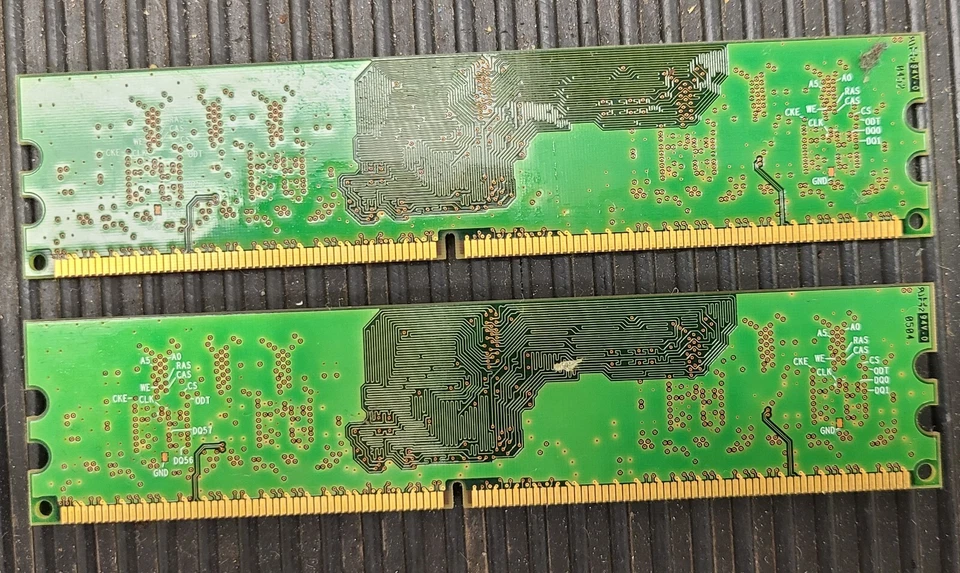 Infineon 512MB DDR2 PC Ram Kit 2 x 256MB HYS64T3200HU-5-A PC2-3200U-333-11-C1 - Image 2 of 2