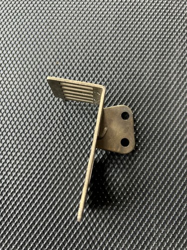 Mills Slot Machine - 5 Cent Horizontal Payout Lever Bracket