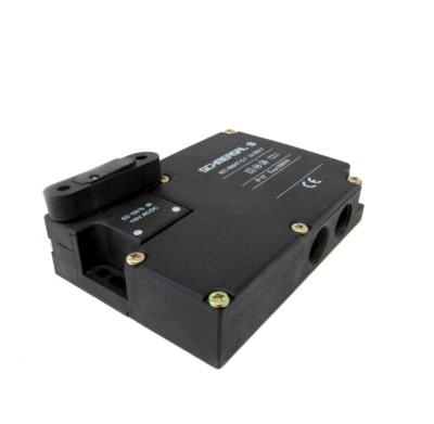 USED  SCHMERSAL IEC 60947-5-1 SAFETY SWITCH IEC6094751