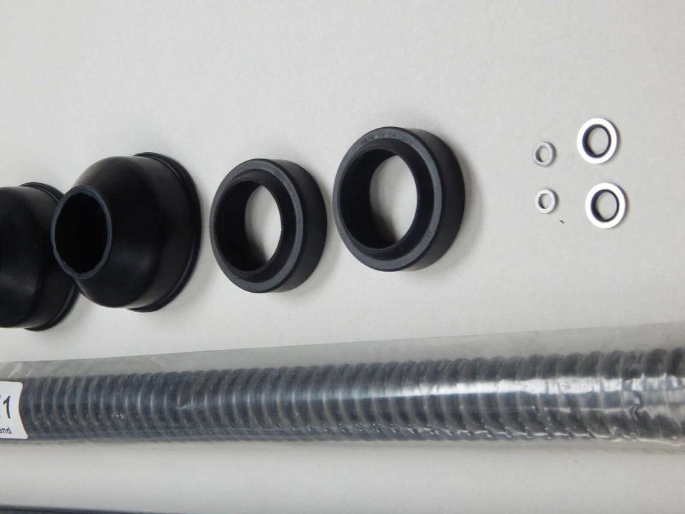 KIT DE RECONSTRUCCIÓN DE HORQUILLAS DELANTERAS TRIUMPH 750 TR7 T140 T150 T160 HECHAS EN EL REINO UNIDO 1973-83 Foto 2 de 4