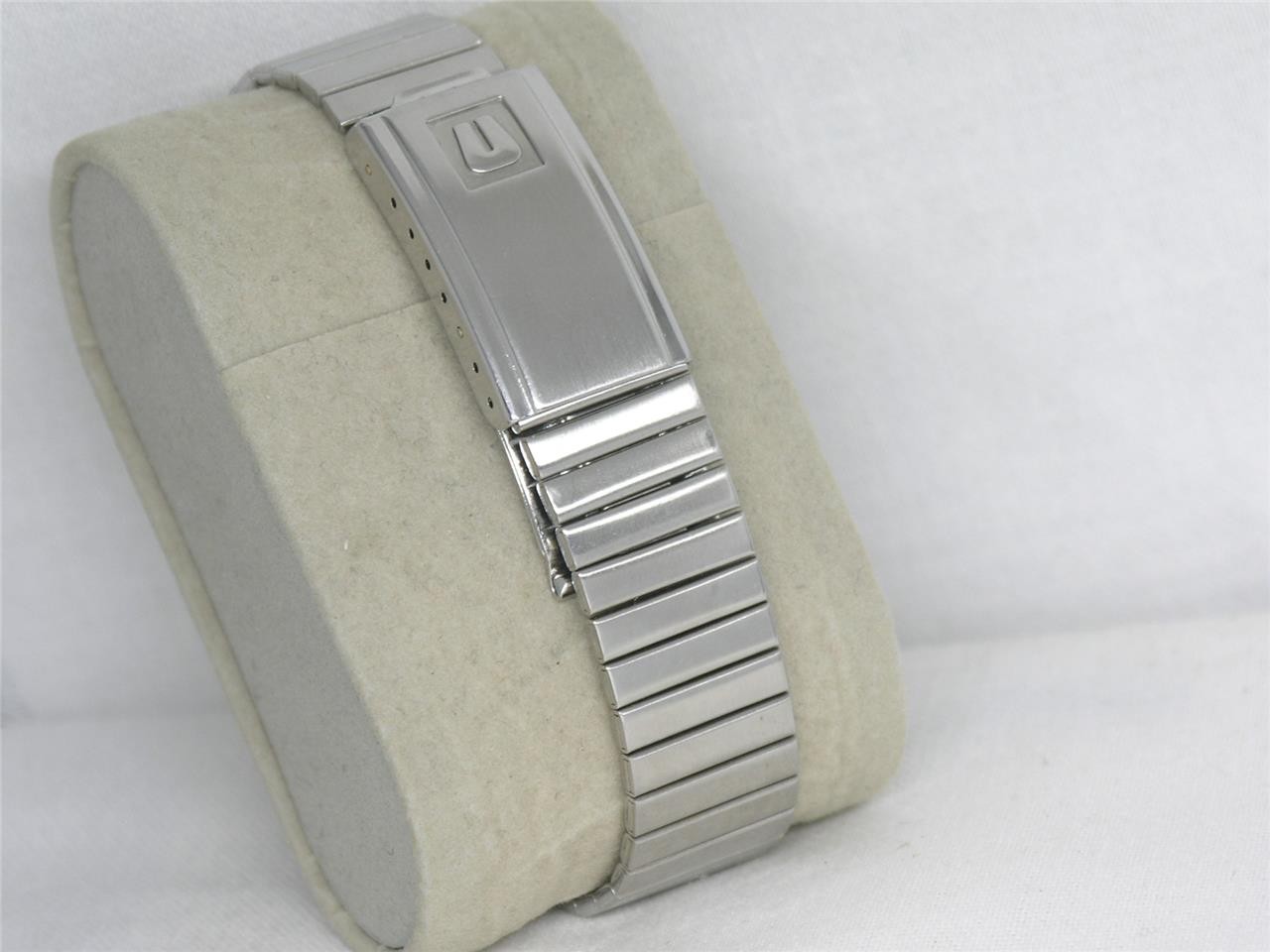 RARE VINTAGE 38MM MENS UNIVERSAL GENEVE "UNISONIC" ACCUTRON 2302 WATCH, RUNNING!