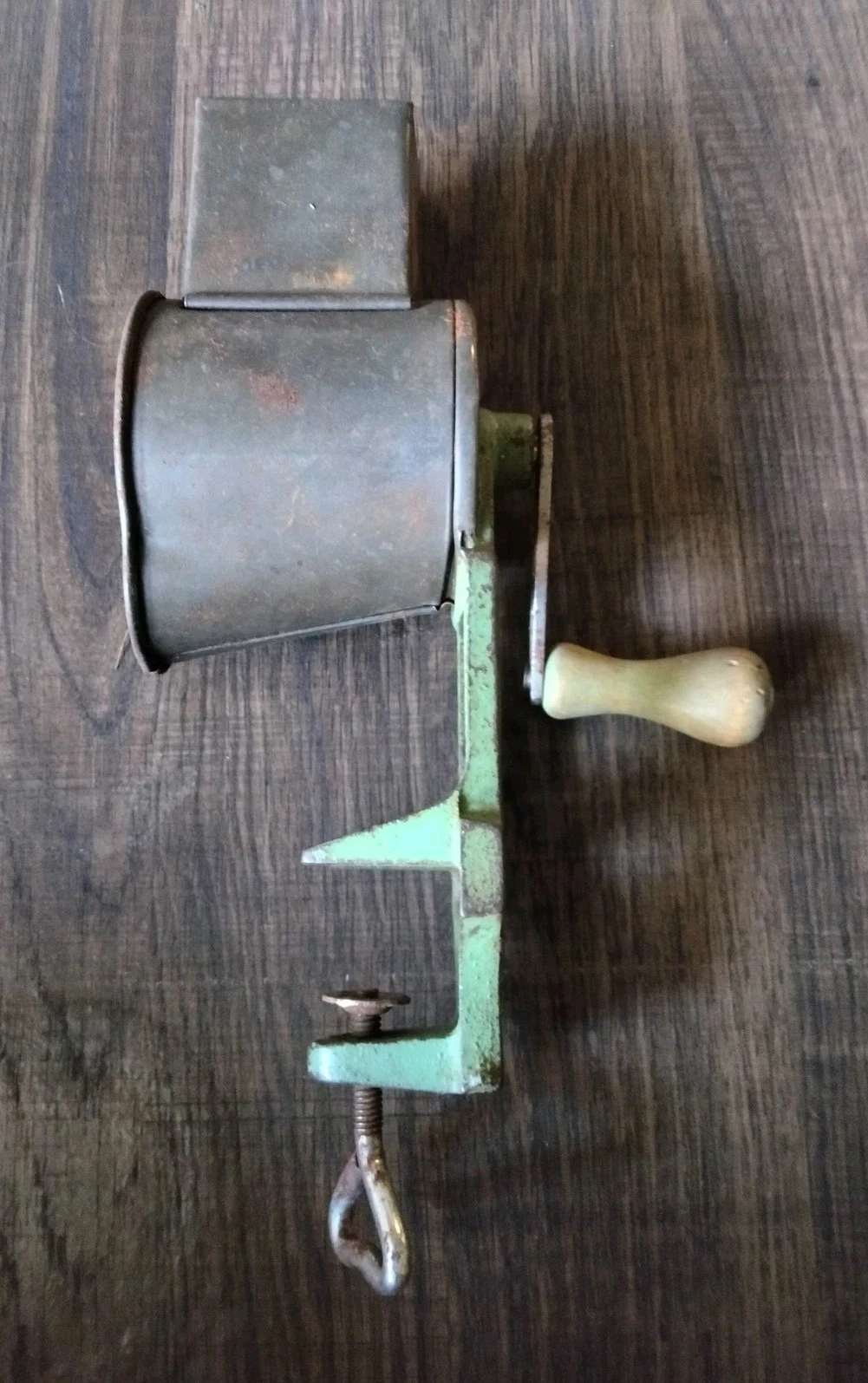 MidCentury Lorraine Metal Manufacturing Co Hand-Cranked Cheese/Nut/Spice Grater