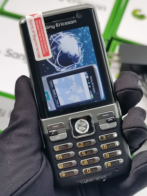 Sony Ericsson C702- 160MB - ( Unlocked 4G ) 3MP 2.2'' Good Condition Sports phone