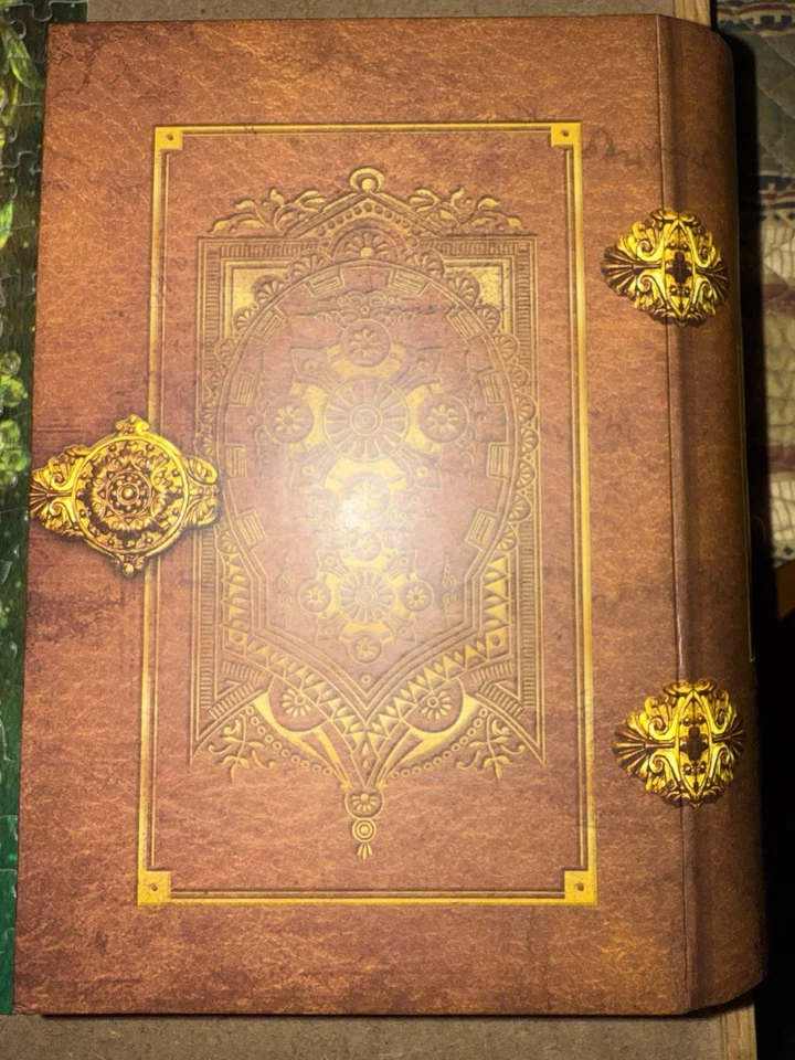 Masterpieces Down The Rabbit Hole Alice in Wonderland 1000 Pc Puzzle Book Box - Image 3 of 4