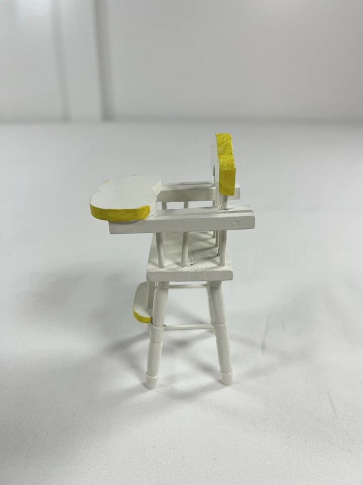 Silla alta de madera vintage Concord para casa de muñecas muebles blancos y amarillos 1:12 C1102 Foto 3 de 4