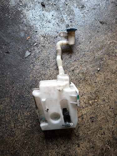 VW Golf V 5 Wischwasserbehälter mit Pumpe 1K0955453R 1K0955453Q