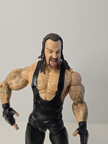 WWE Jakks 2005 Undertaker Deluxe Aggression Loose Wrestling Action Figure - Picture 2 of 7
