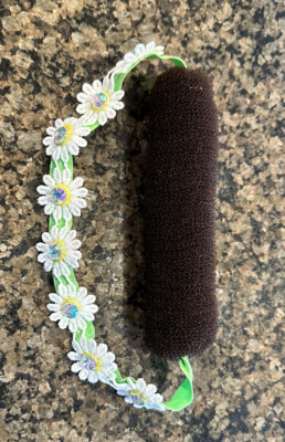 Scunci Hollywood Roll Hairband For Kids Styling Hair Green With Daisies