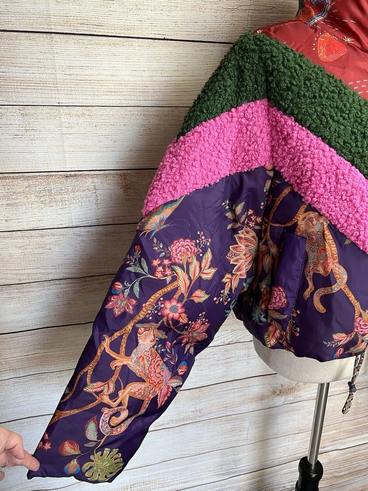 Farm Rio Cosmic Floral Puffer Jacket Coat Sz M Colorful Pockets Mixed Media Zip - Image 4 of 4