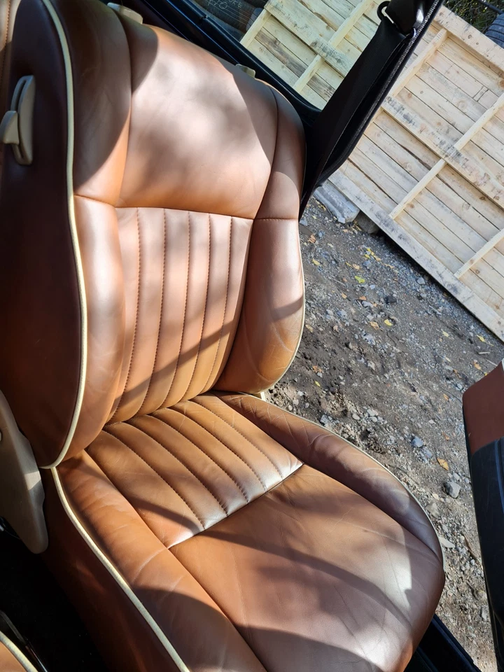 CLASSIC MINI MAYFAIR LEATHER SEATS DOOR PANELS WITH STEERING WHEEL & DASH TRIMS - Image 3 of 4
