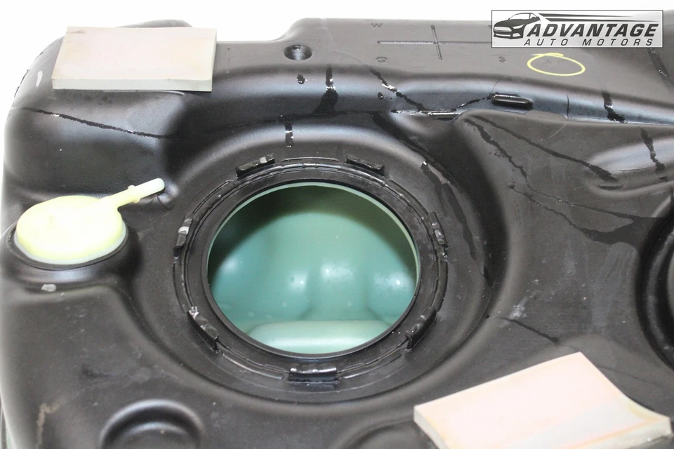 Dodge Charger 2015-2021 tanque de depósito de combustible de gasolina de 6,4 L con escudo térmico OEM Foto 4 de 4