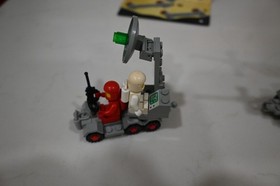 Vintage Classic Space Lego 462 Mobile Rocket Launcher