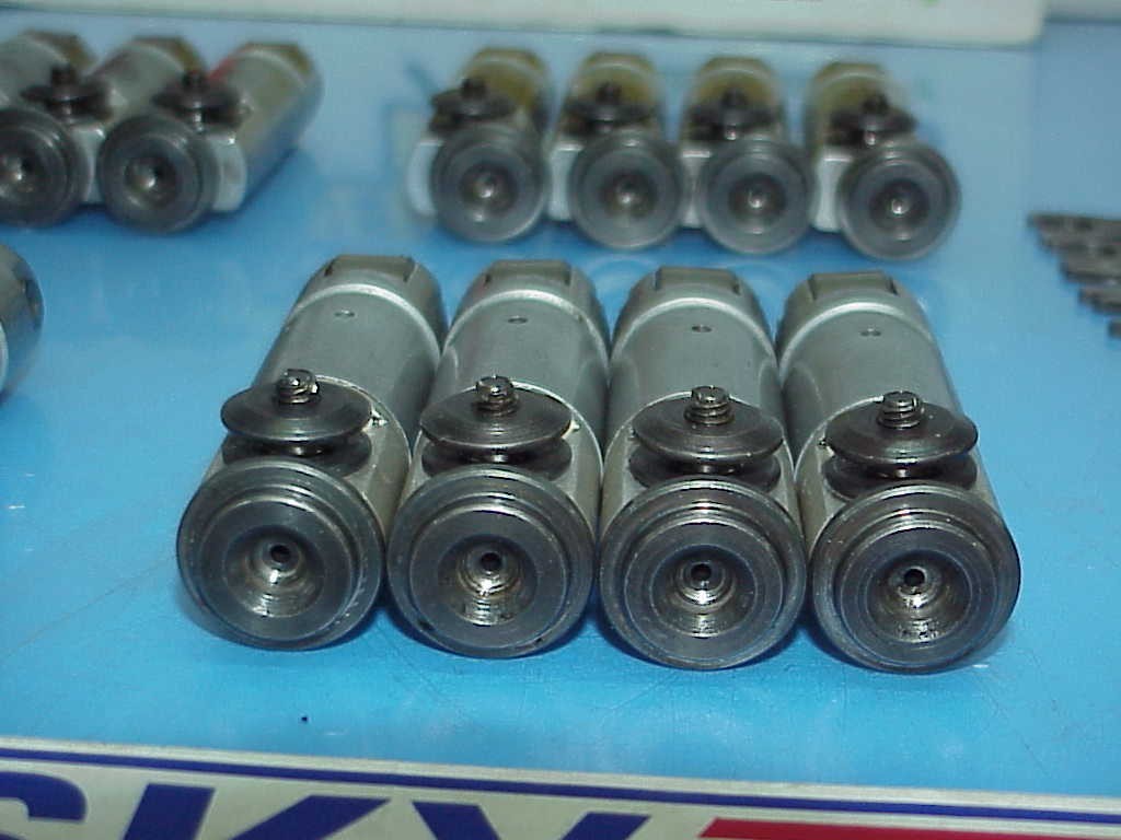 16 ISKY .842" Hi-Seat Solid Roller Lifters SB Chevy Intake Offset 3.260" Tall