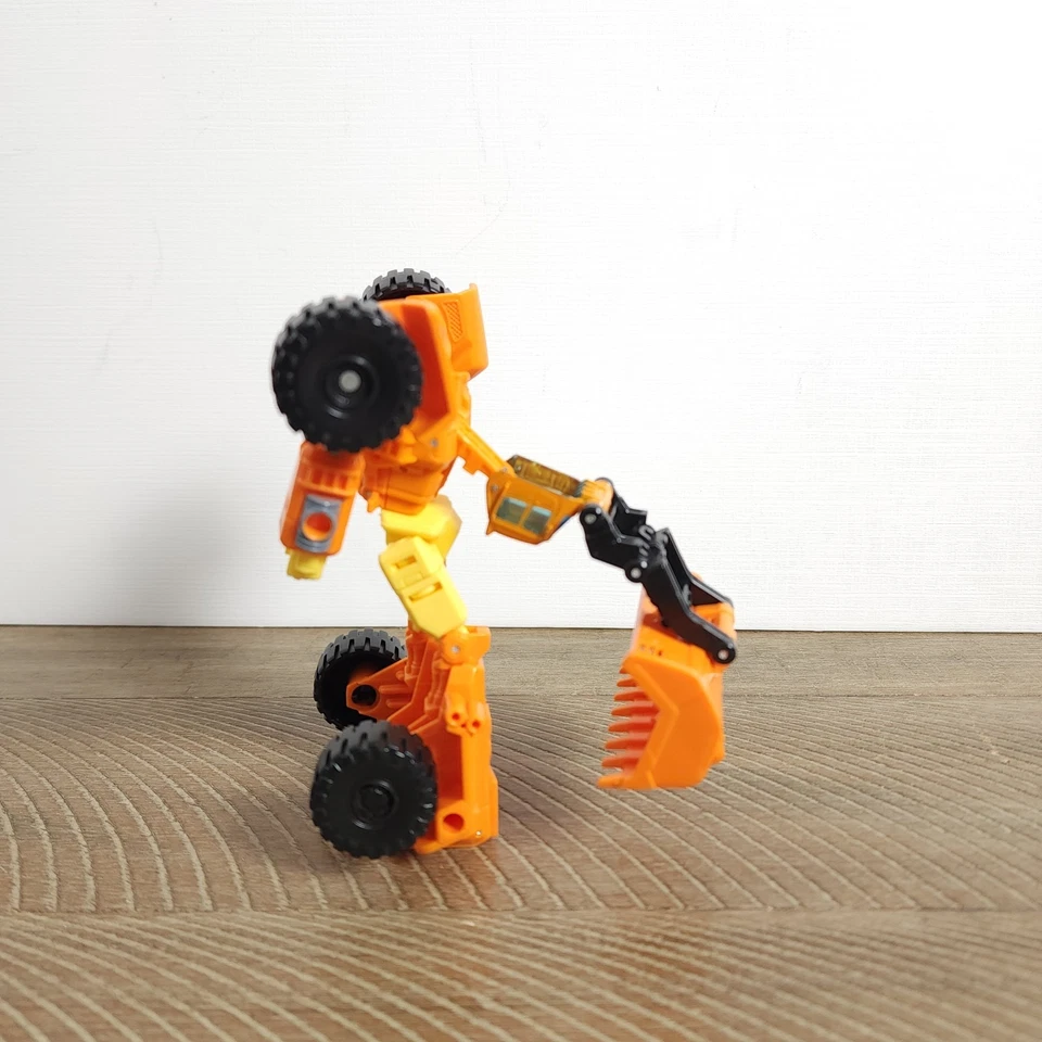 Autobot Scoop Transformers Generations Thrilling 30 - Image 3 of 4