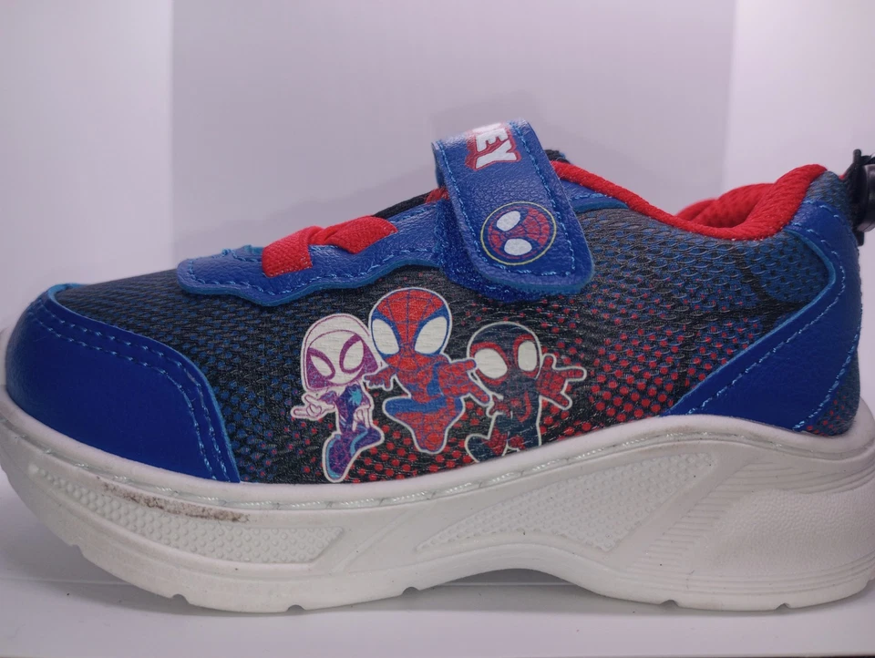 Nuevo Marvel Raro Spiderman Niños Gimnasio Zapatos/Zapatillas Niños Talla 7 Con 1 Par Calcetines Foto 2 de 4