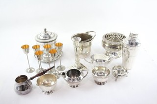 Vintage Silver Plate Kitchenware Inc Cocktail Shaker Posie Bowl Tea Sets 4142g
