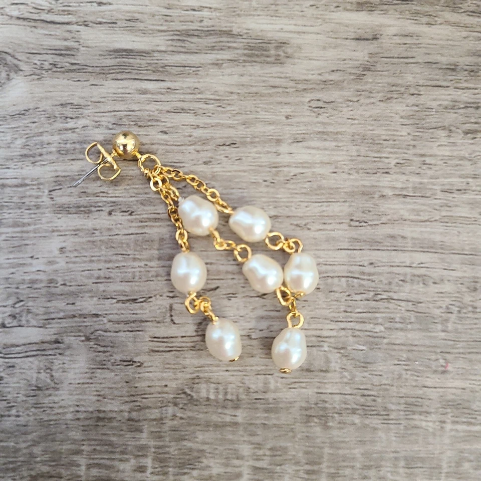 Pendientes perforados vintage 1999 Avon Multi Hilo ilusión perlada tono dorado Foto 3 de 4