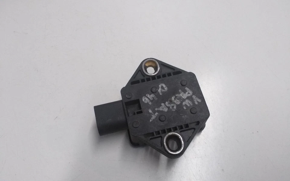 Acelerómetro VW PASSAT Variant B5 3B6 8E0907637A 2.5 Diesel 27709769 - Imagen 2 de 3