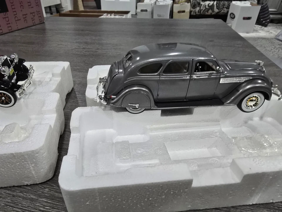 Die Cast Cars 1936 Air Flow And 1930 Hudson Still In Box - Image 3 of 4