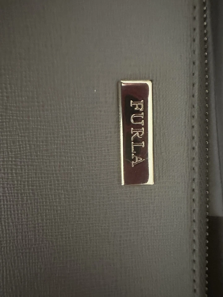 Portafoglio pelle Saffiano donna Furla Babylon XL slim sabbia - portacarte e zip - Immagine 2 di 4