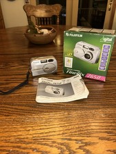 Fujifilm FinePix 2650 Digital Cam. 2.0MP NO XD Card Powers Up Lens Won  t Zoom