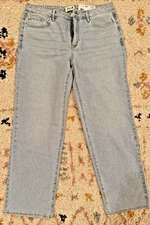 Seven7 Women's Loose Straight Jean Size 12 Light Wash (Key West)