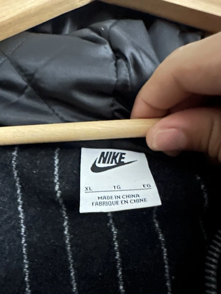 Chaqueta de Lana a Rayas Nike X Stussy Negra DR4023-010 Unisex XL Extra Grande Ajustada Foto 3 de 4