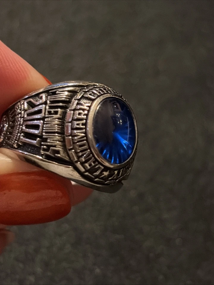 Anillo Landmark Christian Academy Clase SS 2001, Talla 9 ~ Nuevos comienzos ~ Gema azul Foto 4 de 4