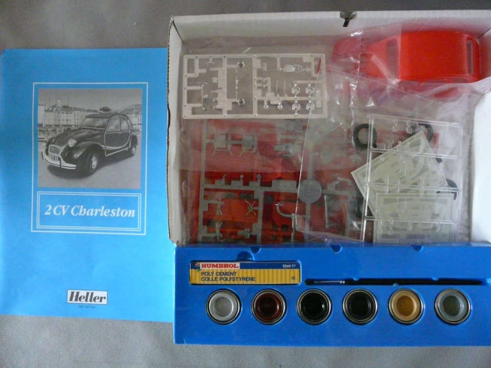 Maquette Voiture 1/24 HELLER Ref 60765 2CV Charleston (avec peinture et colle) - Photo 2/3