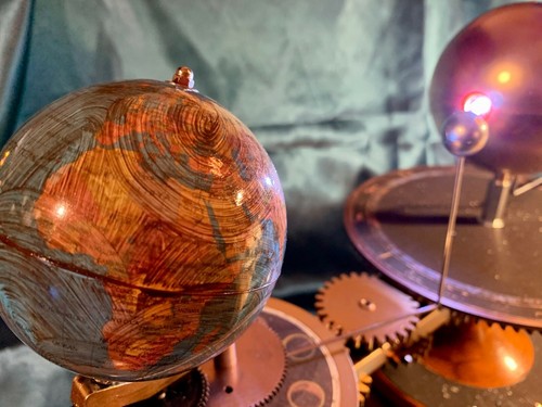 ORRERY PLANETARIUM ARTIST MADE CANVAS SOLAR SYSTEM MODEL STEM ASTRONOMY - 第 6/9 張圖片