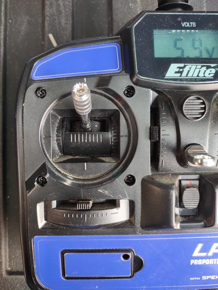 TRANSMISOR REMOTO PROPORCIONAL 5 CANALES E-FLITE LP5DSM ESPECTRO DE 2,4 GH Foto 3 de 4