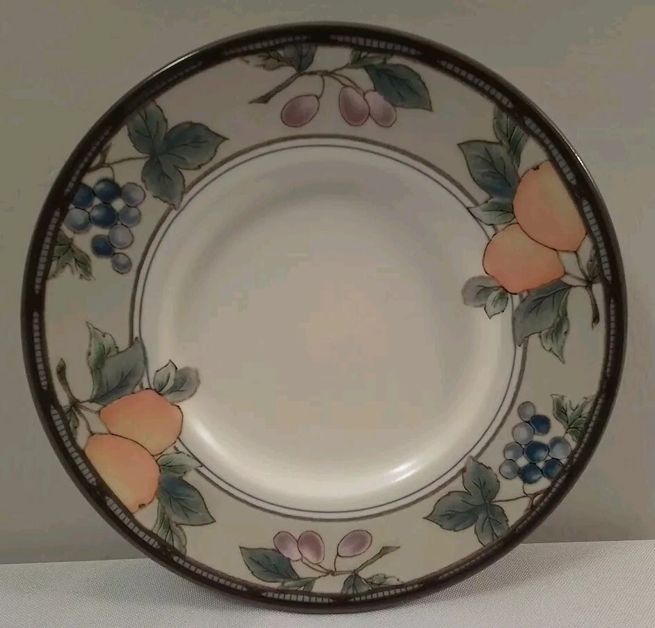 Plato Pequeño Mikasa Intaglio COSECHA DE JARDÍN CAC29 Plato de pan/postre 6-5/8" Foto 2 de 4