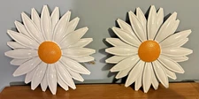 Set of 2 Metal Retro Style Painted Daisy Flowers 12" Diameter Wall Art Decor