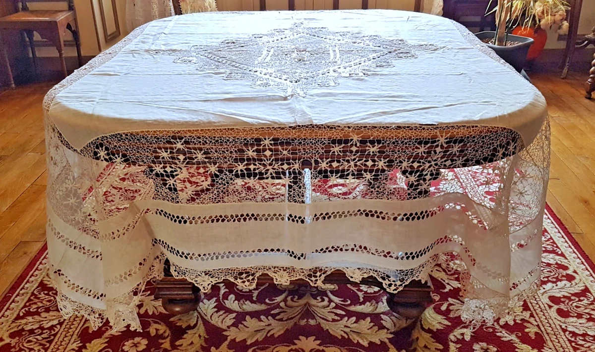 Belle nappe ancienne en damassé métis de lin et coton bleu