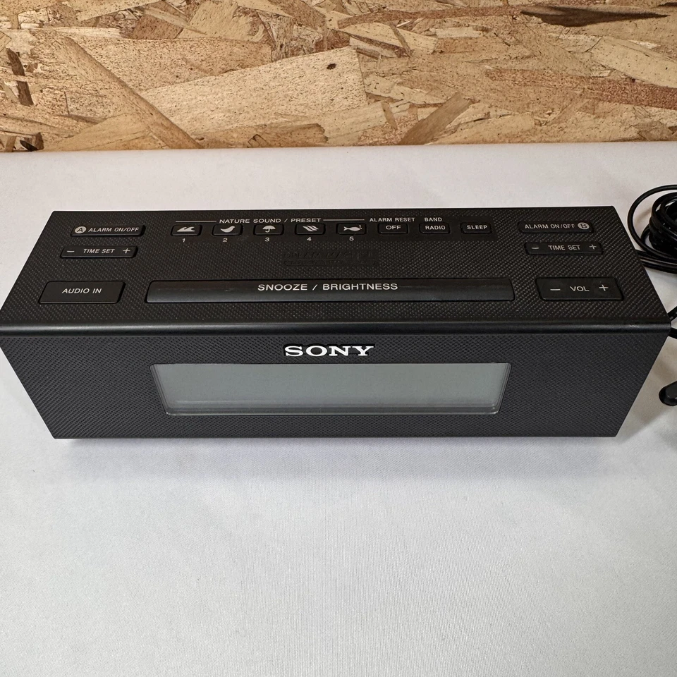 Alarma Sony ICF-C707 Nature Sounds con radio digital AM/FM máquina de ensueño Foto 2 de 4