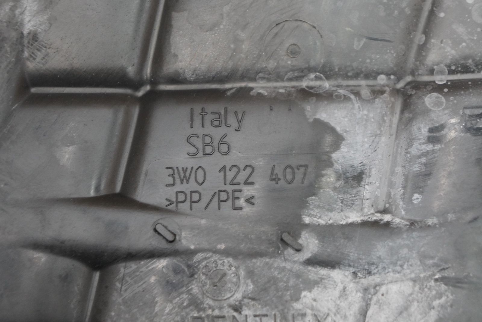Bentley Continental GT 2005 Coolant reservoir P/N 3W0122407